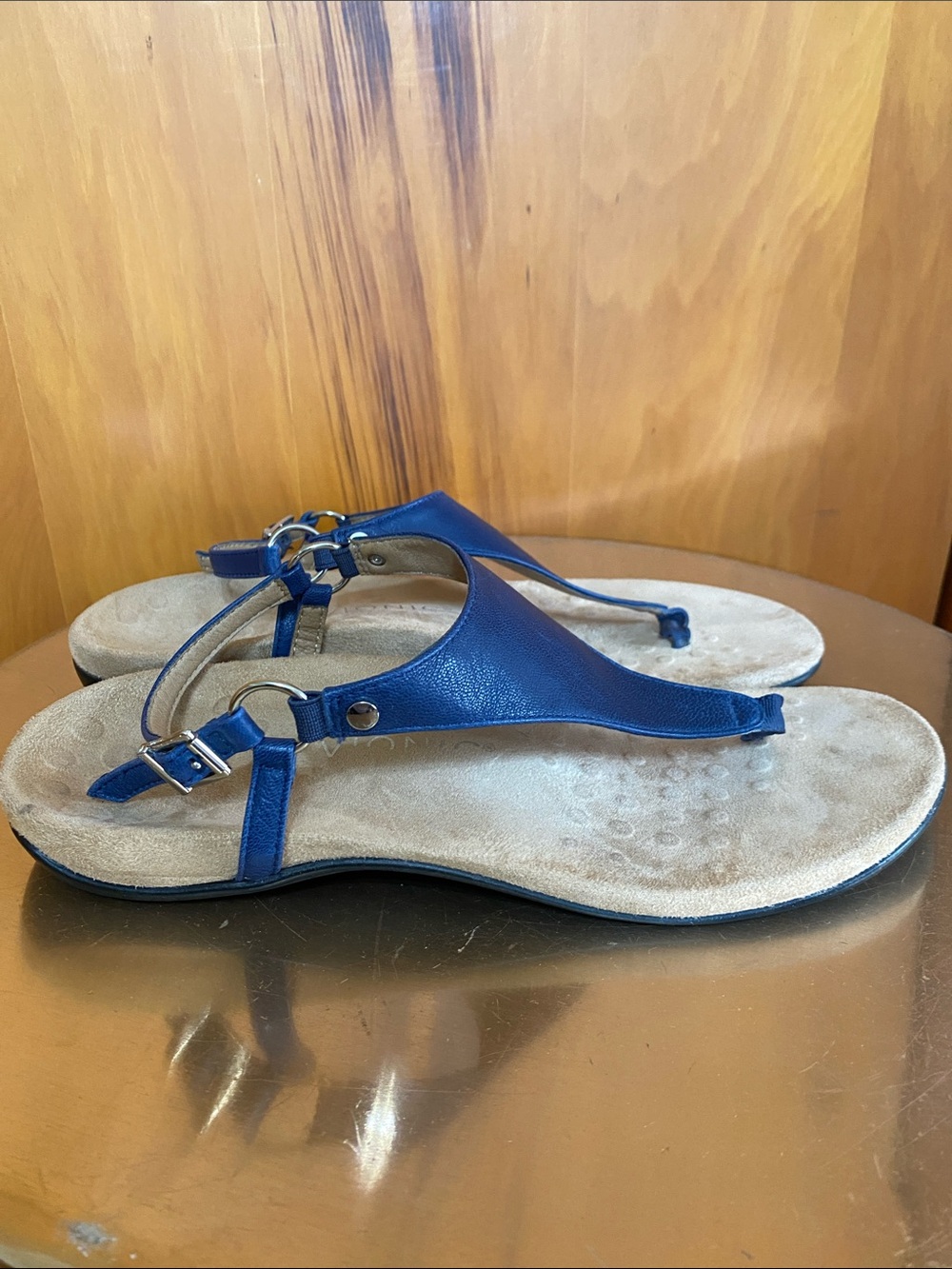 Vionic Kirra Navy Blue Leather Thong Sandals Silver Hardware Cushioned